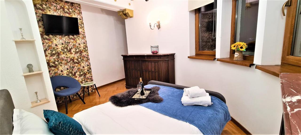 Central Arghezi University Square Appartement Boekarest Buitenkant foto