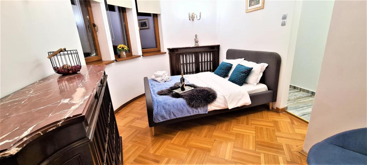 Central Arghezi University Square Appartement Boekarest Buitenkant foto