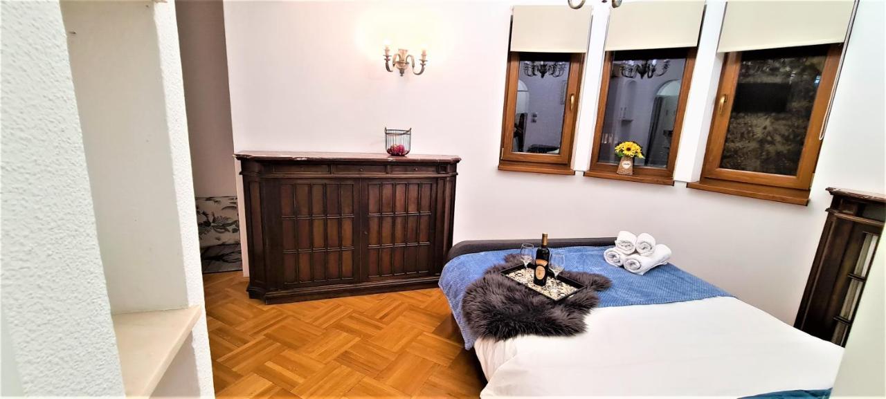 Central Arghezi University Square Appartement Boekarest Buitenkant foto